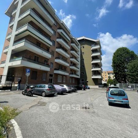 Trilocale in Affitto in Via Attilio Cassoni 18 a Milano - Photo 1