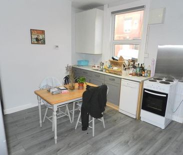 4 bedroom terraced house to rent - Photo 3