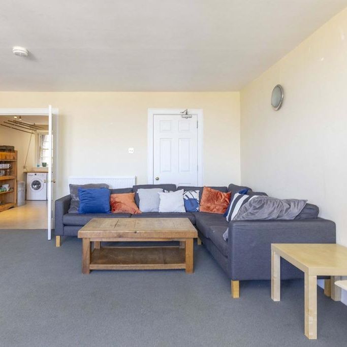 3 bedroom apartment to rent - Photo 1