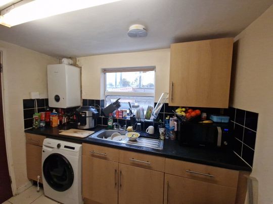 1 Bed Flat, Cumberland Road, RG1 - Photo 1