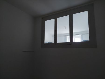 Location Appartement 3 pièces 83m² - Photo 4