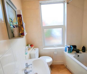 3 bedroom Flat To Let Total Size: 872 SQ FT - Photo 4