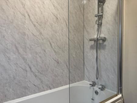 3 bedroom Terraced House To Let - Photo 5