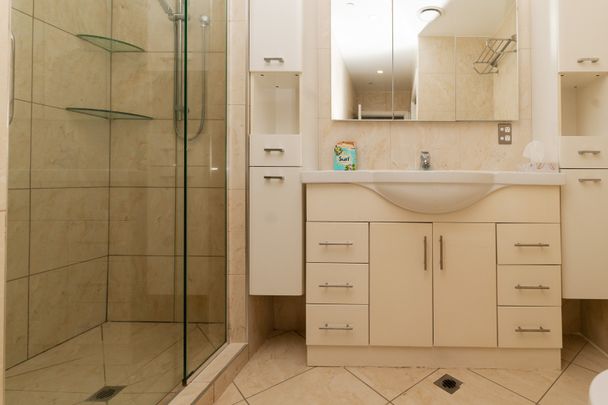 Penthouse Apartment - Photo 1