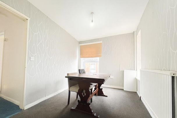 2 Bedroom Flat To Let - HP12 - Photo 1
