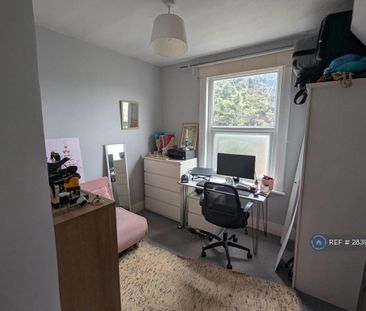 2 bedroom flat to rent - Photo 6