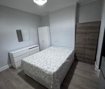 Room in a Shared House, St Loy's Road, N17 - Photo 2