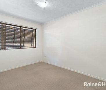 3/20 Holland Street, Toowong, QLD 4066 - Photo 4