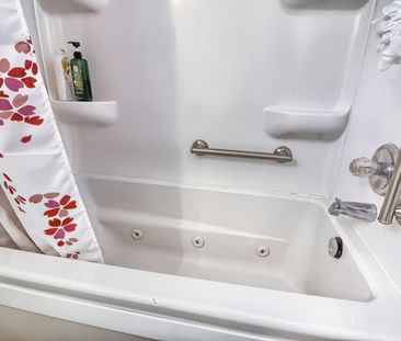 For Lease - 256 Ross Lane, Oakville, Ontario - Photo 6