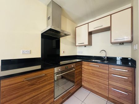 Leeds Road, Bradford - Photo 5