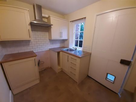 2 bedroom terraced house to rent - Photo 4