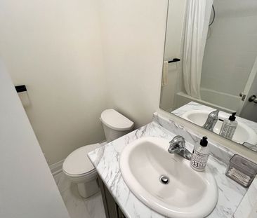 For Lease - 9 Dallotto Lane, Ajax, Ontario - Photo 3