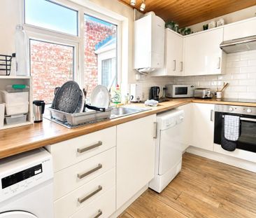1 bedroom in a house share to rent - Photo 3