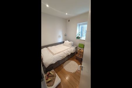 Room in a Shared Flat, Elliott Road, CR7 - Photo 3