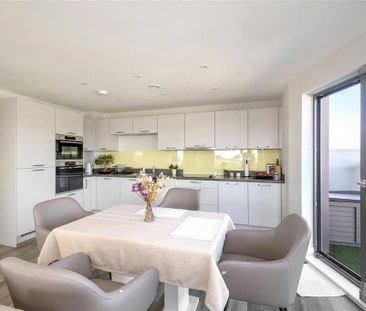 2 bedroom penthouse to rent - Photo 6