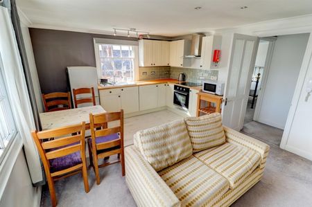 1 BED Flat - Photo 2