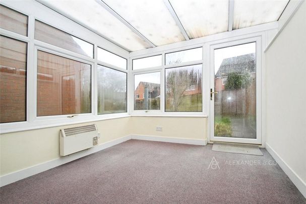 2 bedroom bungalow to rent - Photo 1