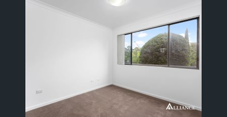 MODERN ONE BEDROOM APARTMENT WITH HUGE COURTYARD - Photo 2