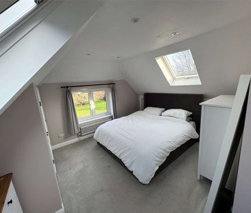 A stylish and contemporary home in Borough Green Village - Photo 3