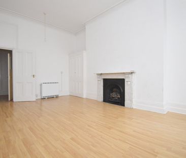 Flat to rent - Castle Hill, Rochester, ME1 - Photo 1