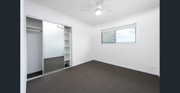 Luxury Living in Coral Cove - Light, Bright & Airy - Photo 1