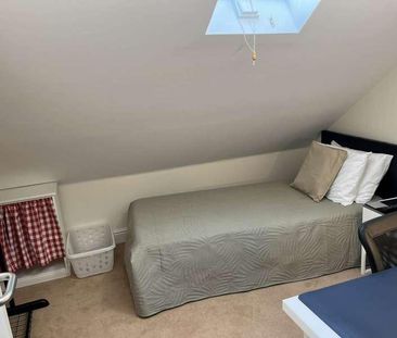 Willowbrook, Great George Street, Godalming, GU7 - Photo 3