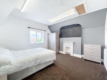 4 bedroom apartment to rent - Photo 4