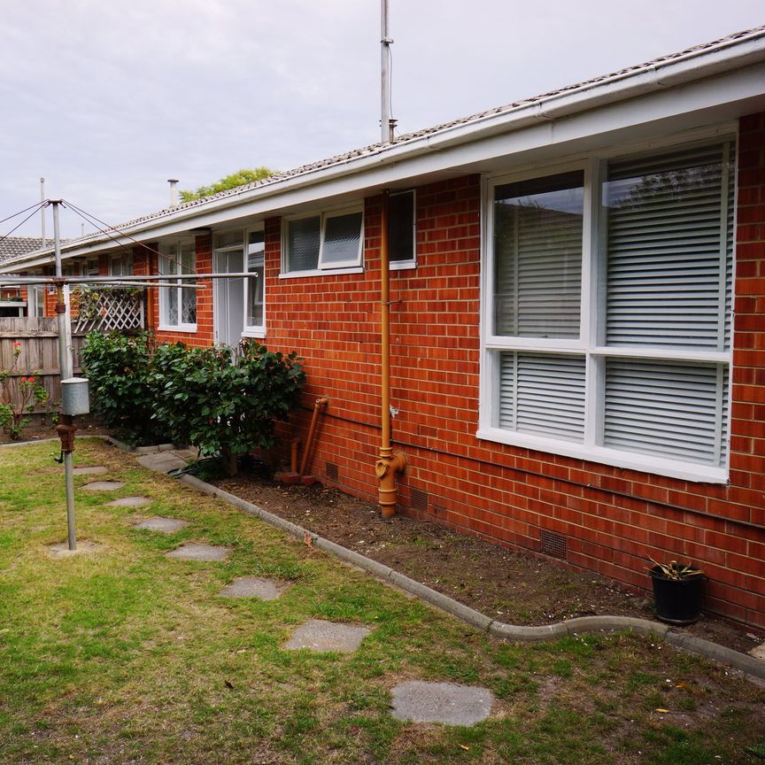 Modern 2 Bedroom Unit - Quiet Area - Photo 1
