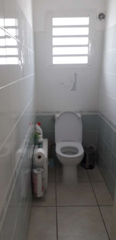 Location Maison 5 pièces 160m² ST GILLES LES HAUTS 97435 - Photo 5