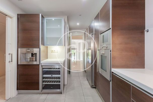 Luxury Villa for rent in Pozuelo de Alarcón, Spain - Photo 1