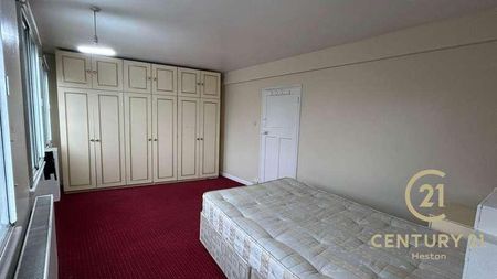 Central Parade, TW5 - Photo 5