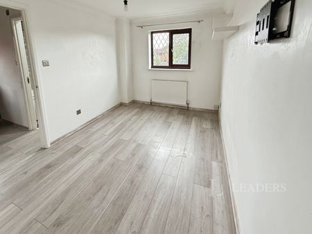 3 bedroom semi-detached to rent Jasmine Close WV9 - Photo 3