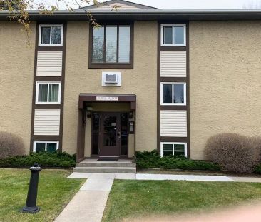 Cozy 2 Bedroom and 1 Bathroom — 2 Bedrooms Condo Unit - Photo 1