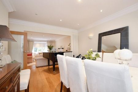 5 bedroom detached house to rent - Photo 4