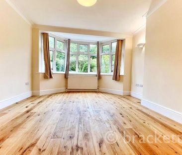 4 bedroom semi-detached house to rent - Photo 6