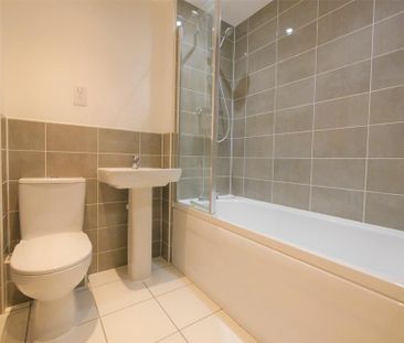 2 bedroom semi-detached house to rent - Photo 5