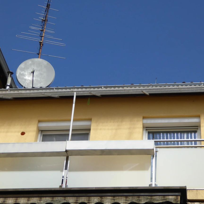 INNENHOFLAGE: sonnige, helle Single/Pärchenwohnung mit Balkon in Zentrumslage - Photo 1