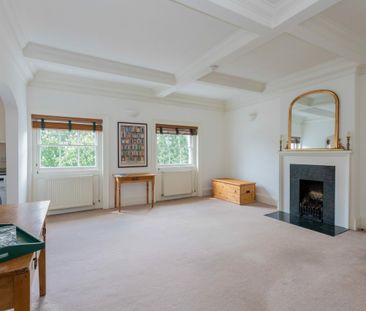 Datchet Lodge, Datchet - Photo 4