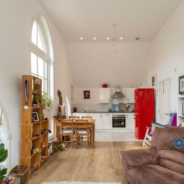 1 bedroom penthouse to rent - Photo 1