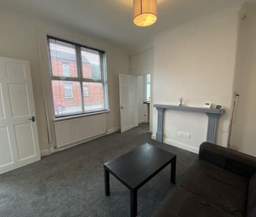 3 bedroom end of terrace house to rent - Photo 1