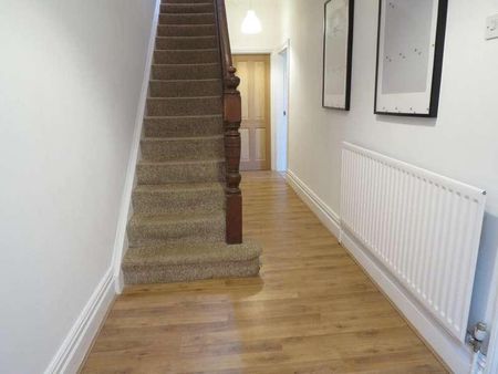 Bedroom Detached House In Winton, BH3 - Photo 3