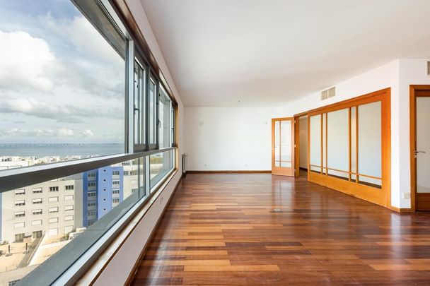 4 Bedroom Apartment with a view, Parque das Nações, Lisboa - Photo 1