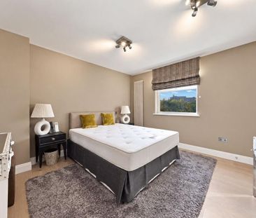 3 bedroom flat to rent - Photo 5