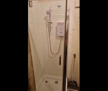 Room in a Shared Flat, High Street, CR0 - Photo 3