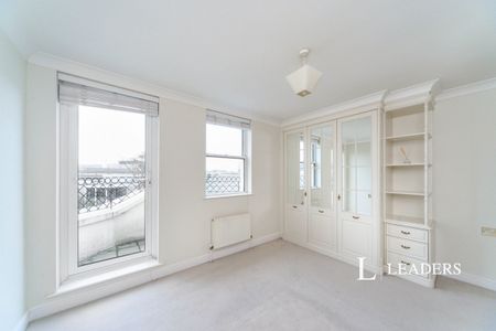 2 bedroom flat to rent Berkeley Court - Wilmington Square - Photo 4