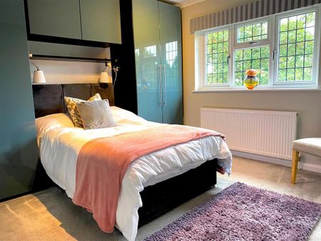 4 bedroom detached house to rent - Photo 4
