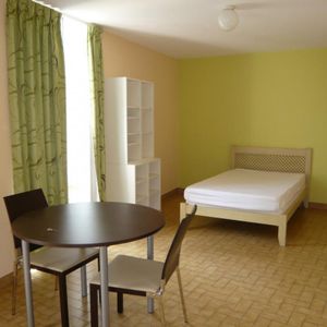 Location Appartement Meublé 26m² ST GEORGES DES GROSEILLERS 61100 - Photo 2