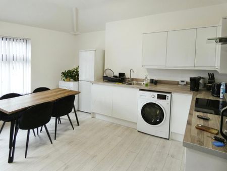 2 bedroom apartment to rent - Photo 4