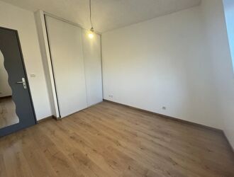 Location Appartement 2 pièces 47 m2 à Saint-Quentin - Photo 4