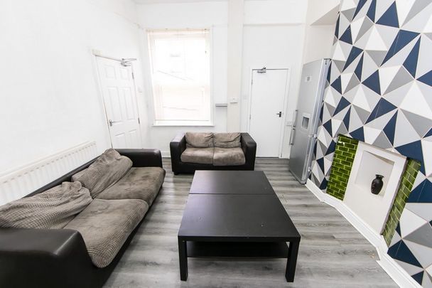 Norwood Road, Hyde Park, Leeds - Photo 1